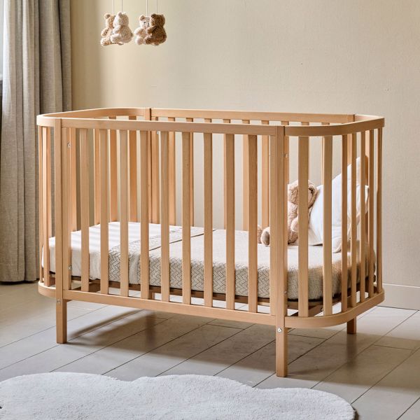 Babybett in Natur aus Holz von Petite Amélie