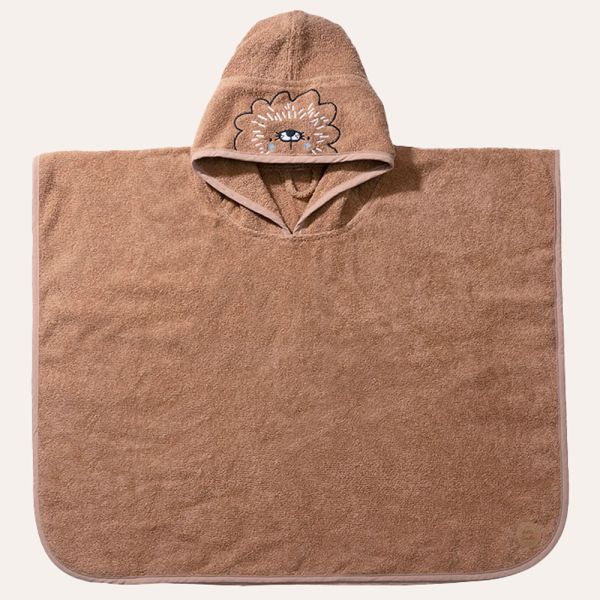 Badeponcho Löwe 52 x 63 cm in Karamell aus Bio-Baumwolle von Petite Amélie 