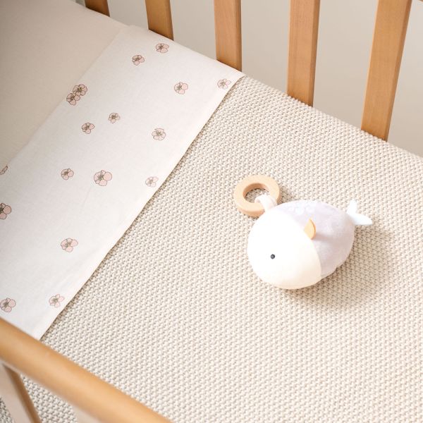 Gehäkelte Babydecke 80x100 cm in beige von Petite Amélie 