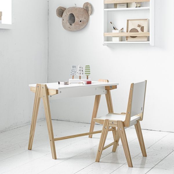 Kindertisch und Stuhl aus Holz in Weiss von Petite Amélie